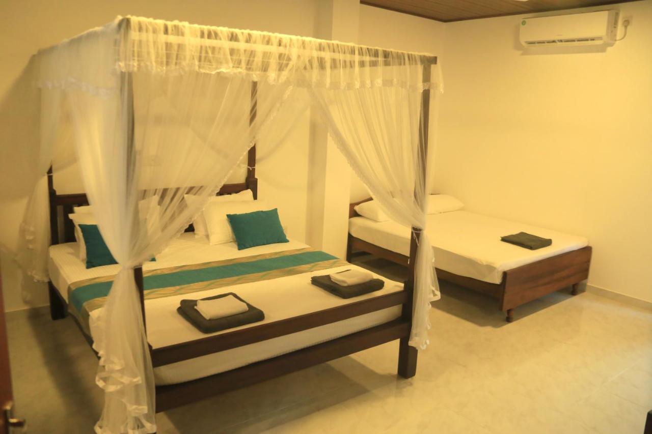 Sri villa Rest Hikkaduwa Esterno foto